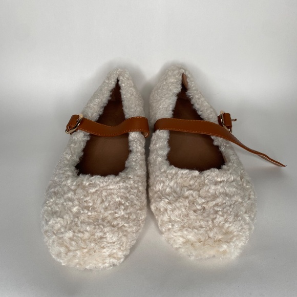 BUFFY MILK/CAMEL GIRL’S SHOES new (no box, no tags) - Picture 2 of 12